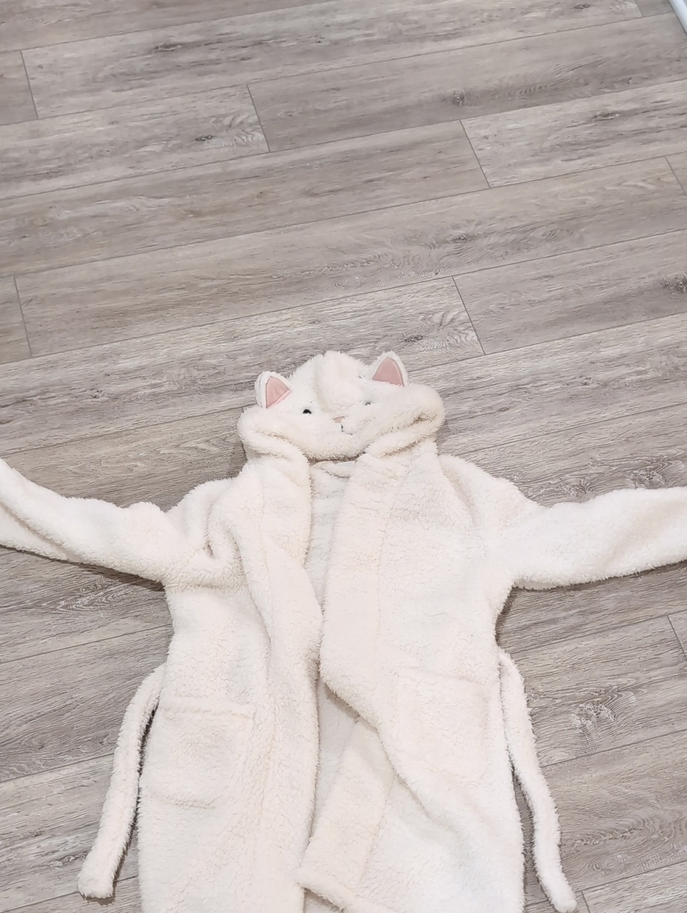 Pottery Barn Kids Cream Sherpa Hooded Robe